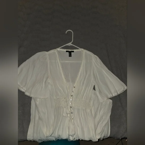 White Maxi TOP with Button Details - Picture 3 of 4